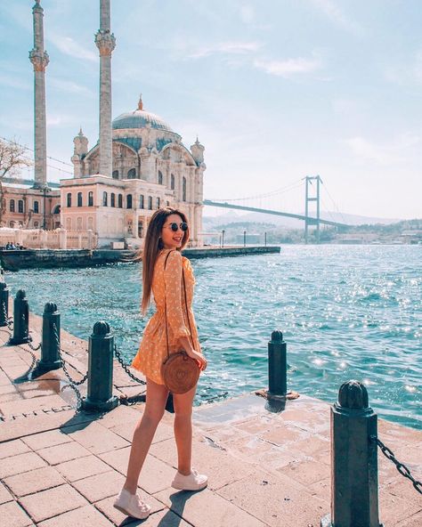 Catherine P. Livieratos 🐚 on Instagram: “Think about all that you are instead of what you are not💫 You are amazing and you deserve the best!” Istanbul Poses, Turkey Pics, Istanbul Pictures, Turkey Fashion, Istanbul Fashion, Istanbul Turkey Photography, Travel Photoshoot, Travel Pose, Sky Bridge