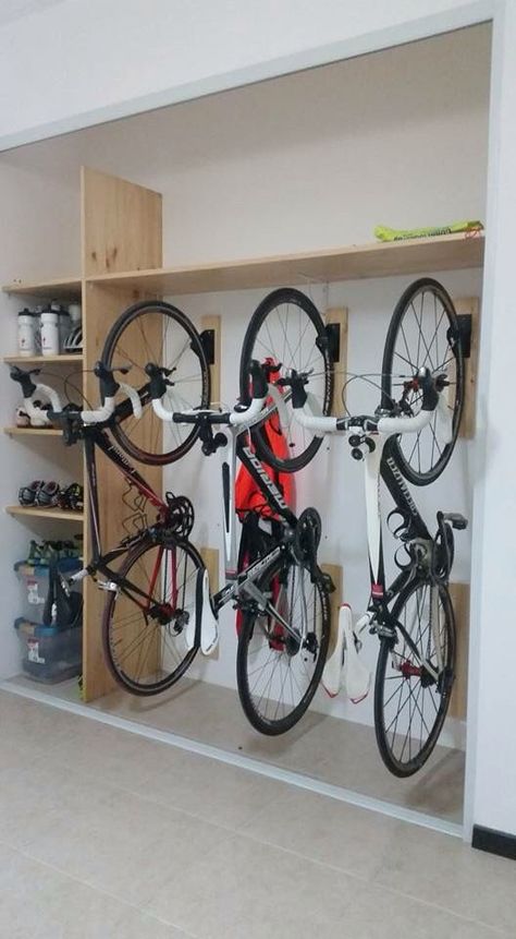 Bicycle Storage Garage, Bike Storage Design, Garage Mudroom, Garage Storage Inspiration, Bike Storage Garage, Gear Room, Workshop Diy, Garage Organisation, Garage Workshop Organization