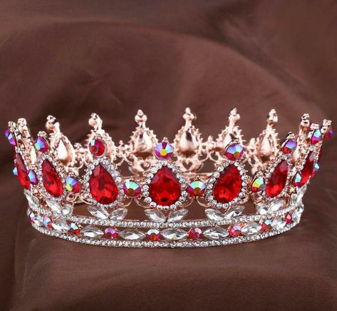 Red Quince Theme, Red And Gold Quince, Quinceanera Jewelry, Quinceanera Themes Dresses, Quinceanera Crown, Crystal Crown Tiaras, Red Quince, Red Quinceanera Dresses, Crystal Bridal Tiaras