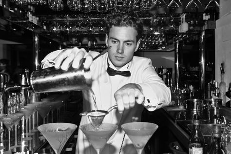 1960’s bartender Roaring 20s Aesthetic, 20s Aesthetic, Belvedere Vodka, Mr Chow, 50s Aesthetic, Old Vegas, Jazz Bar, Cocktail Photography, Menu Inspiration