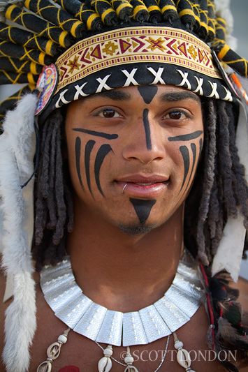 Indian Face Painting, Indian Face Paint, Indian Face Paints, Native American Makeup, Native American Face Paint, Carnaval Make-up, Halloween Makeup Diy, Festival Face, Stunt Doubles