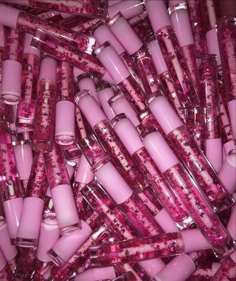 Lip Oil Business Ideas, Cosmetic Business Aesthetic, Lipgloss Packaging Ideas, Lip Gloss Business Ideas, Lipgloss Business, American Baby Doll, Lip Gloss Homemade, Lip Gloss Cosmetics, Best Lip Gloss