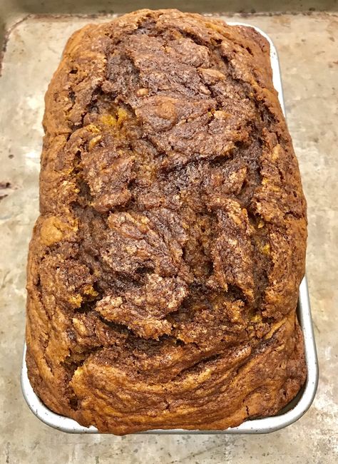 Pumpkin Cinnamon Bread, Swirl Bread, Cinnamon Swirl Bread, Pumpkin Waffles, Swirled Bread, Baking Bread Recipes, Pumpkin Recipes Dessert, Pumpkin Bread Recipe, Sweet Pumpkin