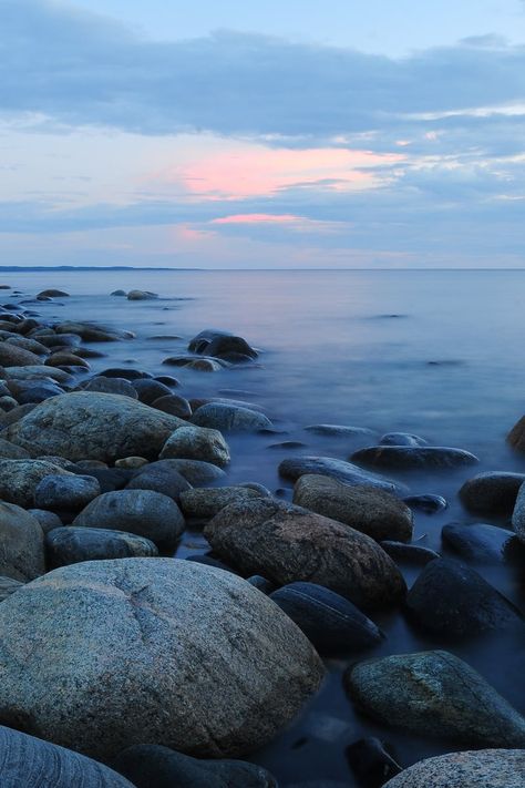 Download this free photo from Pexels at https://www.pexels.com/photo/pebbles-on-beach-against-sky-during-sunset-258122/ #sea #dawn #landscape Easy Landscape Photography, Pebbly Beach, Dawn Landscape, Sea Scape, Best Nature Images, Wallpaper Earth, Pastel Sky, Rock And Pebbles, Rocky Shore