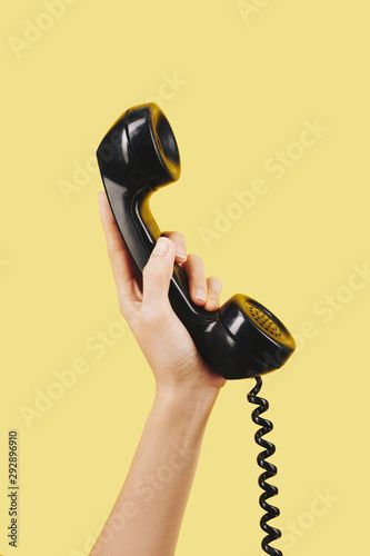 Hand Reference Real Life, Vintage Landline Phone, Hand Holding Old Phone, Holding Telephone Reference, Person Holding Phone Reference, Hand Holding Phone Reference, Person Holding Something Reference, 80s Phone, Real References