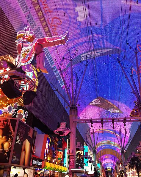 Fremont Street Experience in Las Vegas. Freemont Street Las Vegas, Las Vegas Aesthetic, Fremont Street Las Vegas, Freemont Street, Vegas Aesthetic, Vegas Photography, Fremont Street Experience, Las Vegas Photography, Las Vegas Vacation