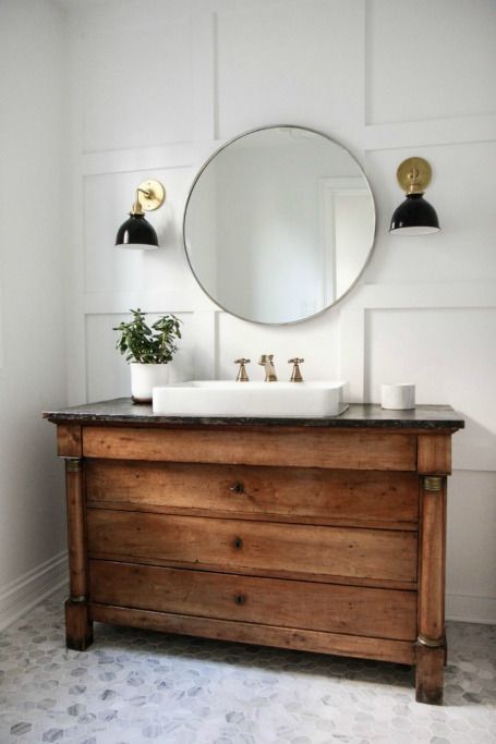 8 Vintage-Inspired Pieces That Work in Modern Homes – SheKnows Vintage Powder Room, Wooden Paneling, Panelling Design, Traditional Powder Room, Beautiful Bathroom Vanity, Diy Bathroom Vanity, Bad Inspiration, Wall Panelling, Modern Farmhouse Bathroom