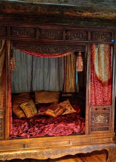 Chinese Wedding Bed, Chinese Canopy Bed, Fantasy Bed, Chinese Bed, Chinese Bedroom, Cool Bed, Circle Bed, Chinese Room, Cozy Bedroom Ideas