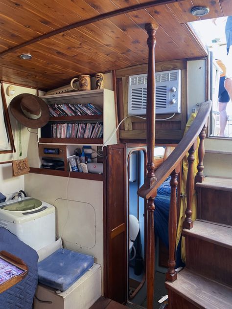 Sailing Boat Aesthetic, House Boat Aesthetic, Inside Boat Cabin Ideas, Boat Interior Ideas Cabins, Ship Interior, Small Boat Interior Ideas, Sailboat Interior Aesthetic, Small Sailboat Interior, Wooden Boat Interior