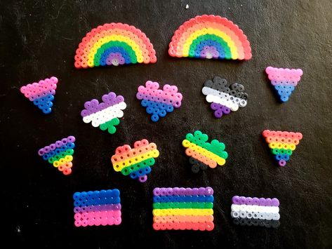 Diy Lgbtq Crafts, Gsa Club Crafts, Lgbtq Crafts Ideas, Queer Crafts, Pride Activities For Kids, Pride Month Crafts, Pride Crafts For Kids, Lgbtq Crafts, Pride Crafts