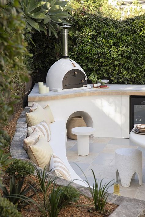 Backyard Pizza Oven, Outdoor Alfresco, Outdoor Bbq Area, Brick Pizza Oven, Three Birds Renovations, Outdoor Pizza Oven, Pizza Oven Outdoor, Wood Fired Pizza Oven, Three Birds