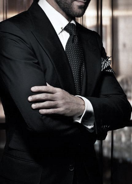 Guy With Sharp Looking Black Suit Outfit Smartly Dressed Men, Boss Aesthetic Male, Gentleman Mode, Style Gentleman, A Man In A Suit, Man In A Suit, Dark Suit, Mode Tips, Ford Black