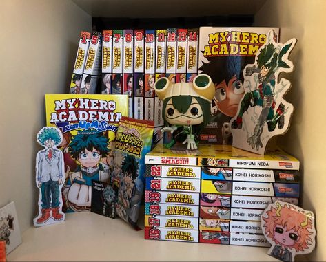 #MyHeroAcademia Anime Rooms, Big Bedroom, Big Bedrooms, Kpop Journal, Rooms Ideas, Room Redesign, Anime Clothes, Anime Room, Manga Collection