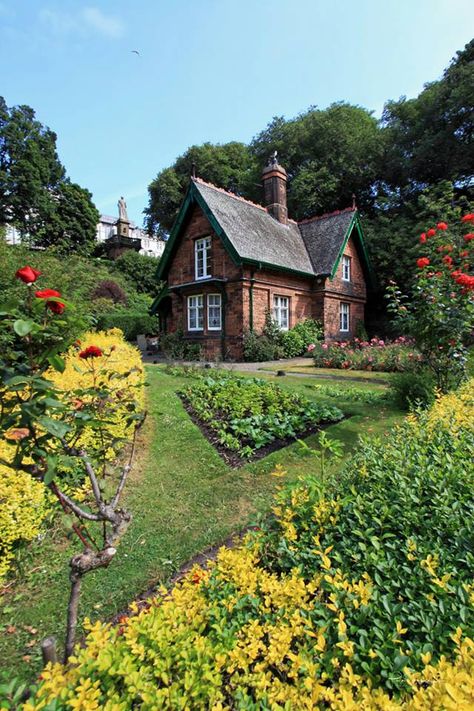 Scotland Cottage, Scottish Flowers, Scottish House, Vintage Houses, Cord Wood, Scotland Trip, Wood Building, Nice Places, Cottage Gardens