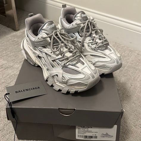 Women’s Size 9. Box Included. Additional Set Of Laces Included. Track 2 Balenciaga, Balenciaga Track Shoes, Tenis Balenciaga, Balenciaga Sneakers Outfit, Balenciaga Tracks, Balenciaga Sneaker, Balenciaga Track Sneaker, Balenciaga Track 2, Balenciaga Track Sneakers