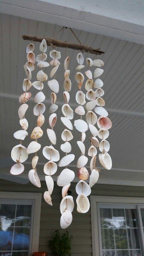 Mermaidcore Home Decor, Seashell Hanging Decor, Seashell Chime, Seashell Aesthetic Wallpaper, Seashell Art Painting, Crafts With Seashells, Seashell Angels, Seashell Aesthetic, Seashell Accessories