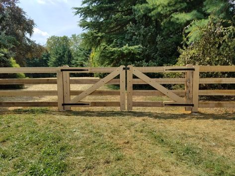 4 rail post wooden fence gate | Smucker Fencing Post And Rail Fence Ideas, Rail Fence Ideas, Farm Fence Gate, Wood Fence Ideas, Driveway Fence, Wooden Fence Gate, Wood Fence Gates, Post And Rail Fence, Pool Pergola