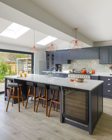 Contemporary Grey Kitchen, Kitchen Diner Extension, Open Plan Kitchen Dining Living, Open Plan Kitchen Diner, Open Plan Kitchen Dining, Open Plan Kitchen Living Room, Kitchen Dining Living, Kitchen Inspiration Design, Kitchen Room Design