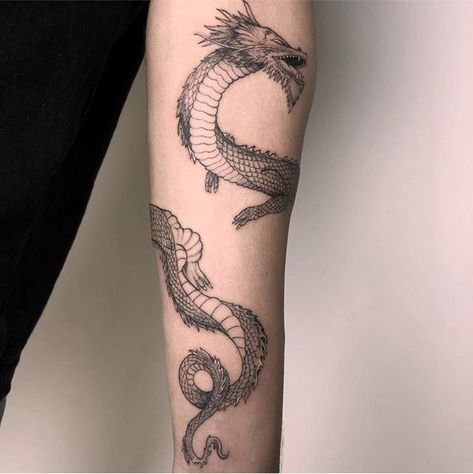 Pin by Chantelle Bennett on Татуировки | Around arm tattoo, Wrap around tattoo, Dragon tattoo for women Dragon Tattoo Around Arm, Dragon Tattoo Wrapped Around Arm, Dragon Tattoo Leg, Arm Wrap Tattoo, Dragon Tattoo Arm, Tato Flash, Around Arm Tattoo, Wrap Around Tattoo, Wrap Tattoo