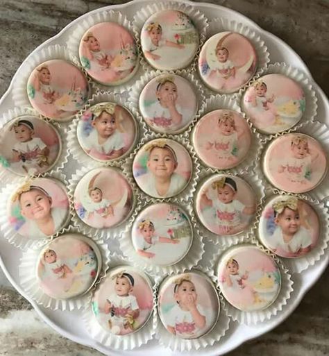 Cupcakes With Edible Images, Edible Printer Cookies, Edible Printed Cookies, Edible Images On Cookies, Edible Image Cookies, Charlotte Dessert, Edible Photo Cake, Deserts Cupcakes, Oreo Cookies Dipped