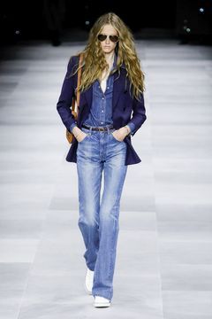 Celine Ready To Wear Spring Summer 2020 Paris - NOWFASHION Celine Ready To Wear, Look Jean, Wardrobe Room, 2020 Fashion, Live Fashion, Pantalon Large, Denim Details, 가을 패션, Fashion 2017