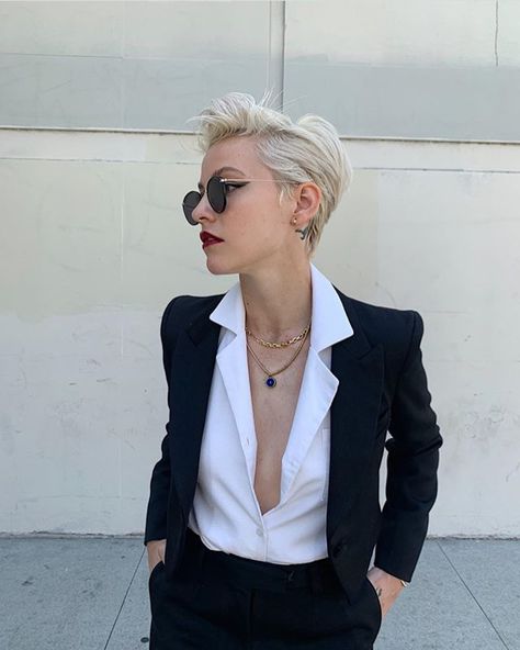 Brittenelle Long Pixie, Hairstyles For Blonde Hair, 100 Hairstyles, Lesbian Fashion, Queer Fashion, Shot Hair Styles, 짧은 머리, Androgynous Fashion, Haircuts For Women