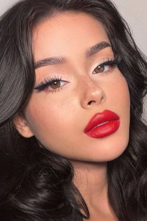 Red Lipstick Makeup Looks, Prom Makeup For Brown Eyes, Red Makeup Looks, Red Lips Makeup Look, Maquillage On Fleek, Mekap Mata, Classy Makeup, Red Lipstick Makeup, Prom Eye Makeup