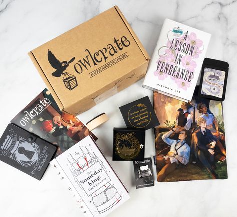 Get a glimpse of the signed YA book and bookish goodies from OwlCrate DARK ACADEMIA themed August 2021 box! Here’s the review + coupon! OwlCrate August 2021 Review + Coupon - DARK ACADEMIA! → https://hellosubscription.com/2021/09/owlcrate-august-2021-review-coupon-dark-academia/ #OwlCrate #subscriptionbox Secret Quotes, Monthly Themes, Book Sleeve, The Secret History, Ya Books, Boarding School, School Life, Subscription Boxes, Book Collection