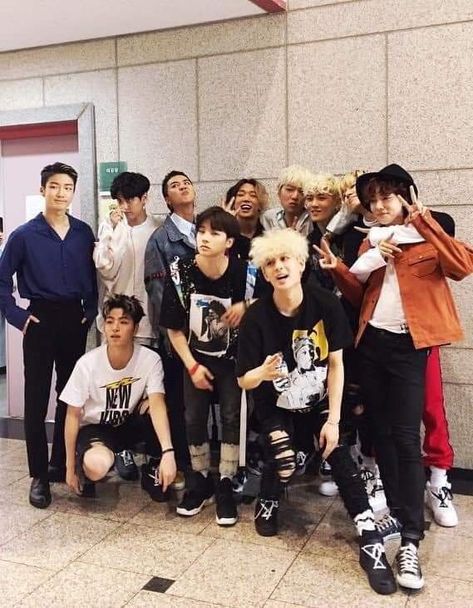 Winner and iKON ❤️💙 #WinKon Winner Ikon, Yg Artist, Winner Yg, Mino Winner, Yg Ent, Korean Celebrities, Variety Show, Korean Idol, Kpop Memes