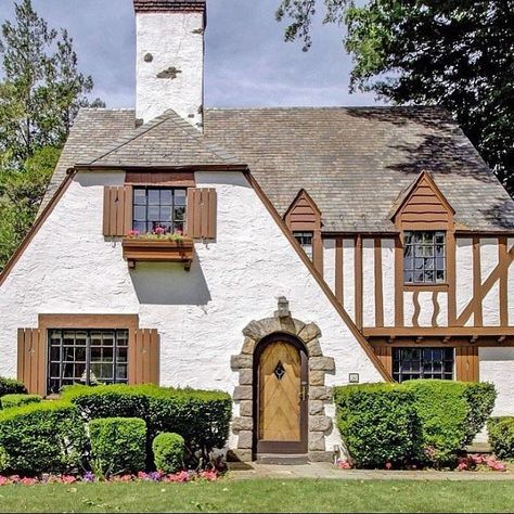 Jerkinhead Roof, Tudor Exterior, Stone Entrance, Church Exterior, Castle Ideas, Tudor Cottage, Porch Roof, Stucco Exterior, English Tudor