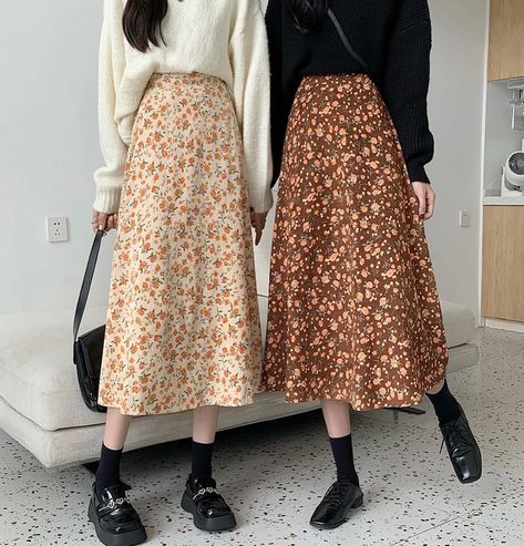 Orange Floral Skirt, Floral Skirt Outfits, Simple Style Outfits, Fall Florals, Brown And Beige, Fall Sweater, Long Skirts, Corduroy Skirt, Autumn Outfit