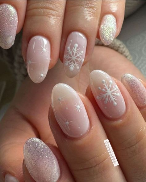 Cute Simple Nails, Christmas Nails Easy, Christmas Gel Nails, Summery Nails, Snowflake Nails, Festival Nails, Xmas Nails, Christmas Nail Designs, Christmas Nail