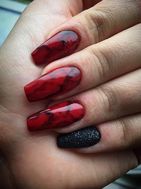 Red Marmor Nails, Spooky Manicure, Halloween Acrylic, Nails Art Ideas, Halloween Acrylic Nails, Wow Nails, Classy Nail Designs, Diy Acrylic Nails, Galaxy Nails