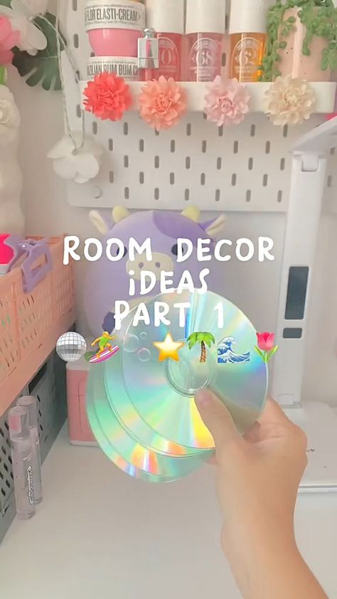 video credit: @sabspreppys on TT cute room decor ideas, DIY decor, colorful apartment decor, greek eye, CD DIY Art And Craft Room Decoration Ideas, Sabspreppys Room, Room Decor To Make At Home, Asthetic Things For Room, Easy To Make Room Decor, Pinterest Diy Room Decor, Diy Preppy Decor, Cute Homemade Room Decor, Diy Things For Room