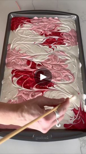 1.9M views · 9.8K reactions | Marbled Chocolate is to die for 😍 | Neurotic Mom | Neurotic Mom · Original audio Marbled Chocolate, Valentines Desserts, Marble Chocolate, Chocolate Creations, Christmas Candies, Mom Recipes, Craft Board, Shower Stuff, Valentine Desserts