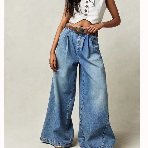 Free People Flare Jeans, Black Flare Jeans, Free People Flares, Super Flare Jeans, Jeans Free People, Denim Flare Jeans, Flare Denim Jeans, Music Life, Open Sky