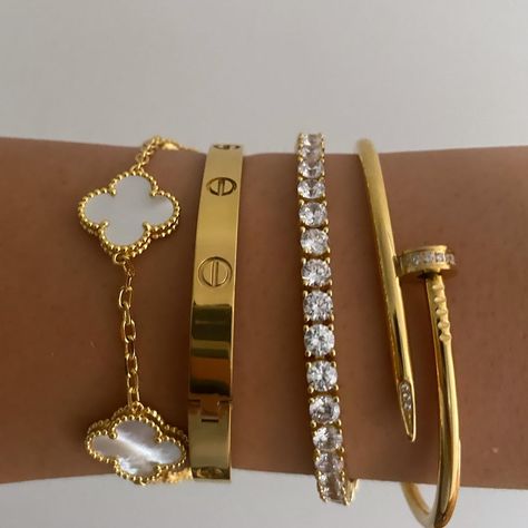 Expensive Bracelets Aesthetic, Necklace Bracelet Set, Good Jewelry Stack, Gold Luxury Bracelet, Gold Jewelry Aesthetic Elegant, Designer Jewelry Stack, Jewelry Stacking Ideas, Luxury Bracelet Women, Luxury Brand Bracelets