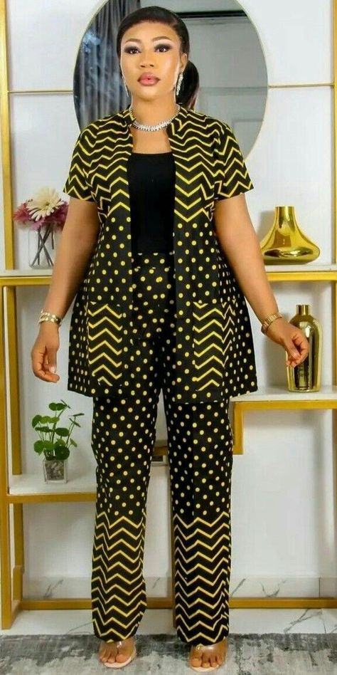 Ankara Blouse Styles, Ankara Blouse, 2piece Outfits, African Print Dress Ankara, Best African Dresses, Short African Dresses, African Fashion Skirts, African Wear Dresses, African Fashion Modern