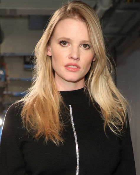 Lara Stone Lara Stone, Stone Pictures, Beauty Icons, Actresses, Models, Stone, Beauty