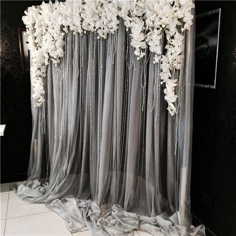 Silver Wedding Décor Ideas That Wow! Diy Wedding Photo Booth, Wedding Photo Background, Photo Backdrop Wedding, Diy Wedding Backdrop, Wedding Backdrop Decorations, Diy Photo Booth, 25th Wedding Anniversary, Diy Backdrop, Photo Booth Backdrop