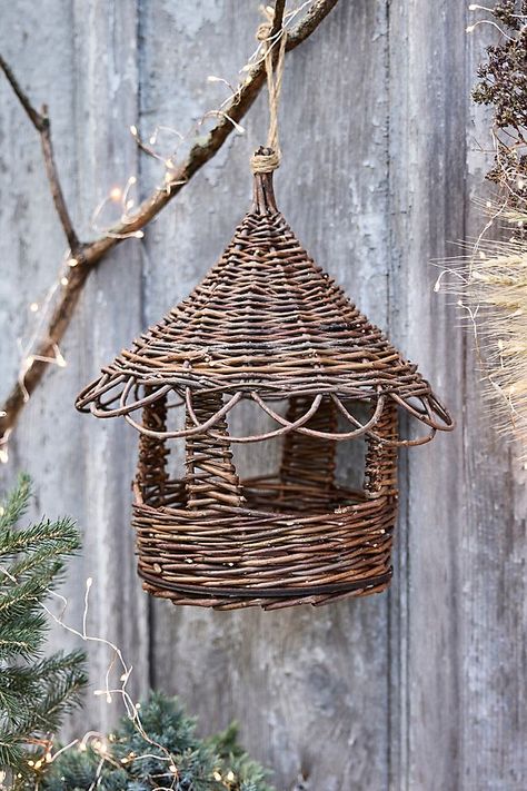 Willow Platform Feeder Willow Bird House, Annabelle Hydrangea, Birdhouses Bird Feeders, Willow Basket, Vintage Bedroom Decor, Unique Bird Houses, Wood Insert, Vintage Bedroom, Bird Food