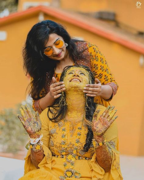 bride poses Haldi Function Poses, Haldi Photoshoot With Friends, Haldi Ceremony Poses, Function Poses, Haldi Photoshoot Poses, Haldi Poses For Bride, Haldi Poses, Bride Fashion Photography, Poses For Bride