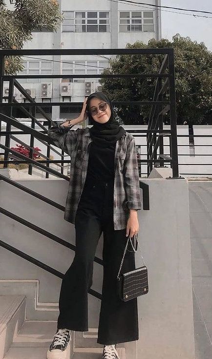 Casual Hip hop dresses with Hijab, girlish hijab styles Teen Casual Outfit, Flanel Outfit, Fesyen Islam, Estilo Hijab, Teen Style, Outfit Korean Style, Stile Hijab, Cover Wattpad, Street Hijab Fashion