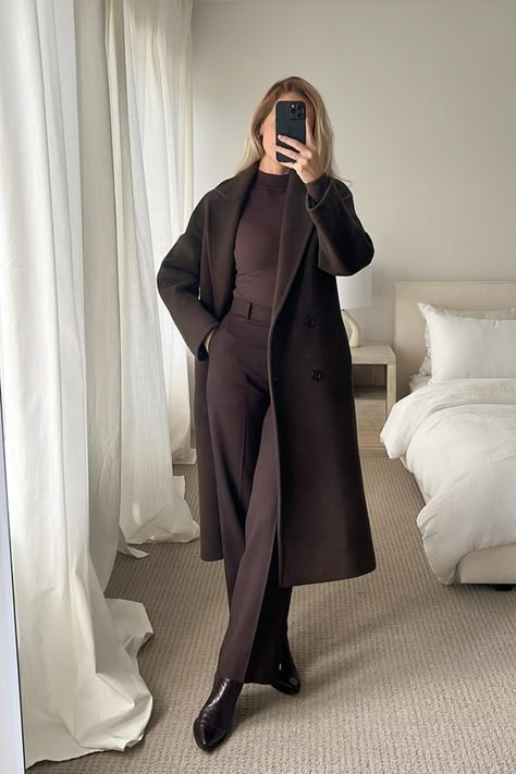 Long Coat Formal Outfit, How To Style A Long Coat, Tailored Coat Outfit, Winter Dresses For Women For Party, Office Outfits Women Autumn, Coat And Pants Women Formal, Dark Brown Trench Coat Outfit, Corporate Winter Outfits For Women, Wool Coat Women Outfit