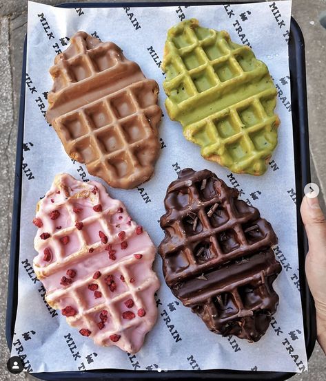 Croissant Waffle, Waffle Shop, Buffet Dessert, Homemade Pastries, Food Menu Design, Delicacy Food, Food Drink Photography, Waffle Recipes, Dessert Drinks