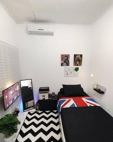 Kosan Aestethic, Tiny Bedroom Design, Mens Bedroom Decor, Bedroom Wall Designs, Dorm Room Inspiration, Dekorasi Kamar Tidur, Bedroom Setup, Small Bedroom Decor, Bedroom Decor Design