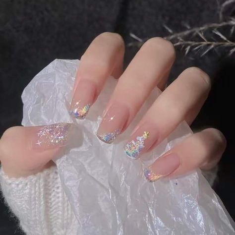 Christmas Nails Ideas 2023, Nails 2025 Winter, Asian Christmas Nails, Christmas Nails Classy, Christmas Nails Simple Classy, Noel Nail, Nail Noel, Christmas Nails 2023, Christmas Gel Nails