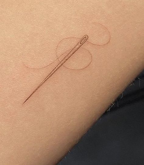 Sewing Needle Tattoo Design, Thread And Needle Tattoo, Needlework Tattoo, Sewing Tattoo Grandma, String Tattoo Ideas, Needle Tattoo Design, Sewing Needle Tattoo, Sewing Tattoo Ideas, Needle And Thread Tattoo