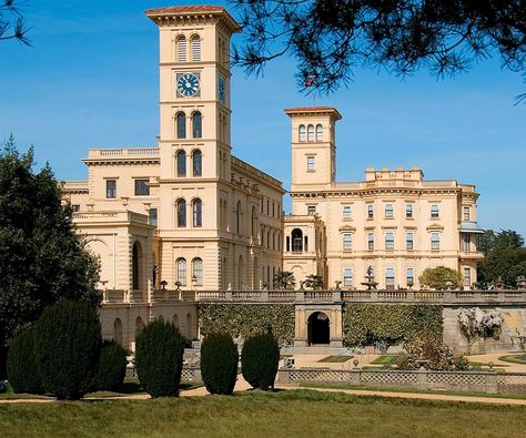 English Country Homes, Osborne House, Isle Of Wight England, English Houses, British Country, Summer Palace, Kensington London, Scottish Castles, Stately Homes