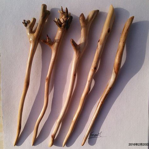 Wooden Hair Sticks Diy, Wood Hair Sticks, Carved Hair Sticks, Handmade Wands, Wooden Hair Sticks, Forest Crafts, Wood Jewelery, Pagan Crafts, Diy Wand